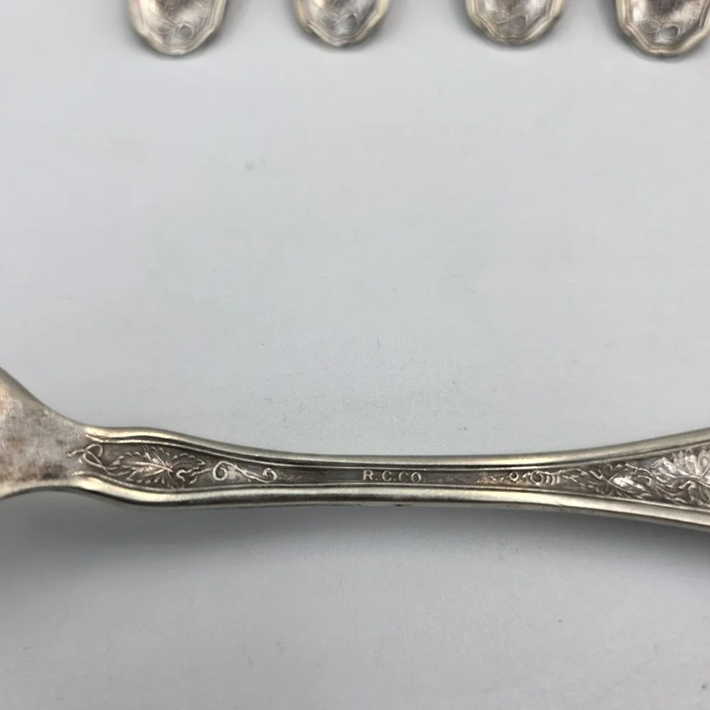 5 ~ Vintage Isabella Grape 1913 R.C.Co. Grape Pattern Silverplated Forks 7.5